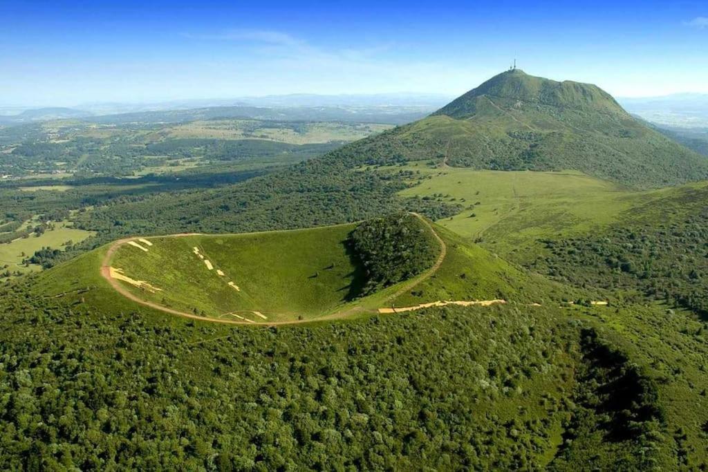 Le Monjuzet - Joli T2 Avec Petite Terrasse Confort, Proche Du Centre Appartement *
